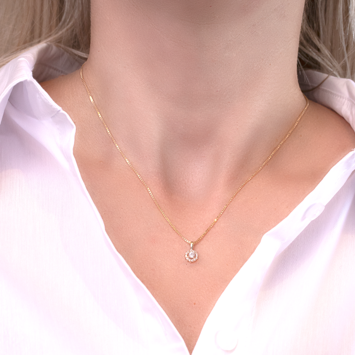 8 karat guld vedhæng med zirkonia sten på forgyldt kæde