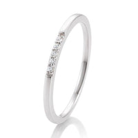 Alliancering i hvidguld med 5 diamanter