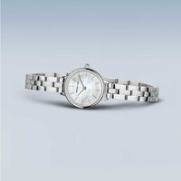 Bering ur i stål med perlemor skive