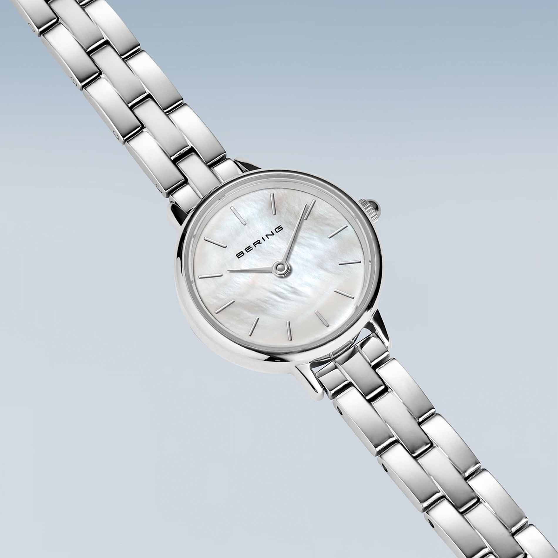 Bering ur i stål med perlemor skive