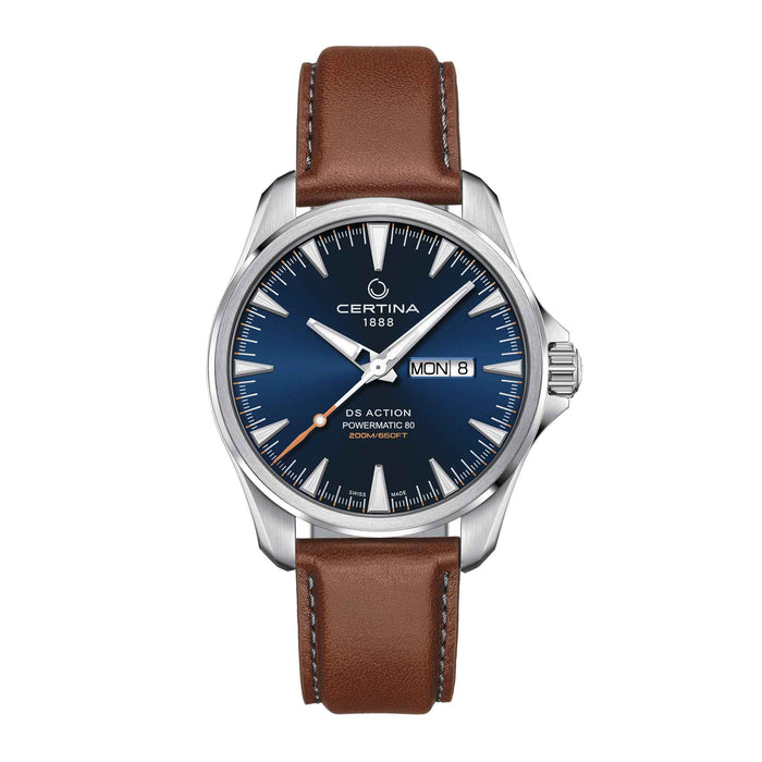 Certina DS Action Day-Date herreur med blå skive og læderrem, set forfra