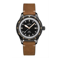 Certina DS PH200M herreur med brun læderrem og sort skive, set forfra