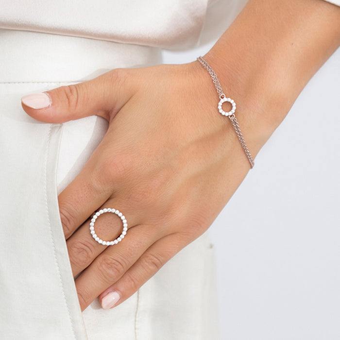 Sif Jakobs Biella armbånd i 925 sterling sølv, set på model