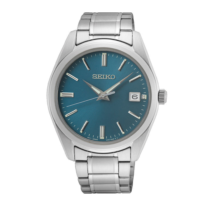 Seiko herreur i stål med lyseblå skive. Uret ses forfra.