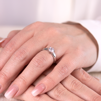 Sølv solitaire ring med en hvid zirkonia sten