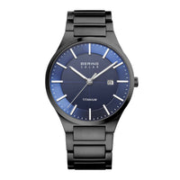 Sort titaniumsur med blå skive fra Bering