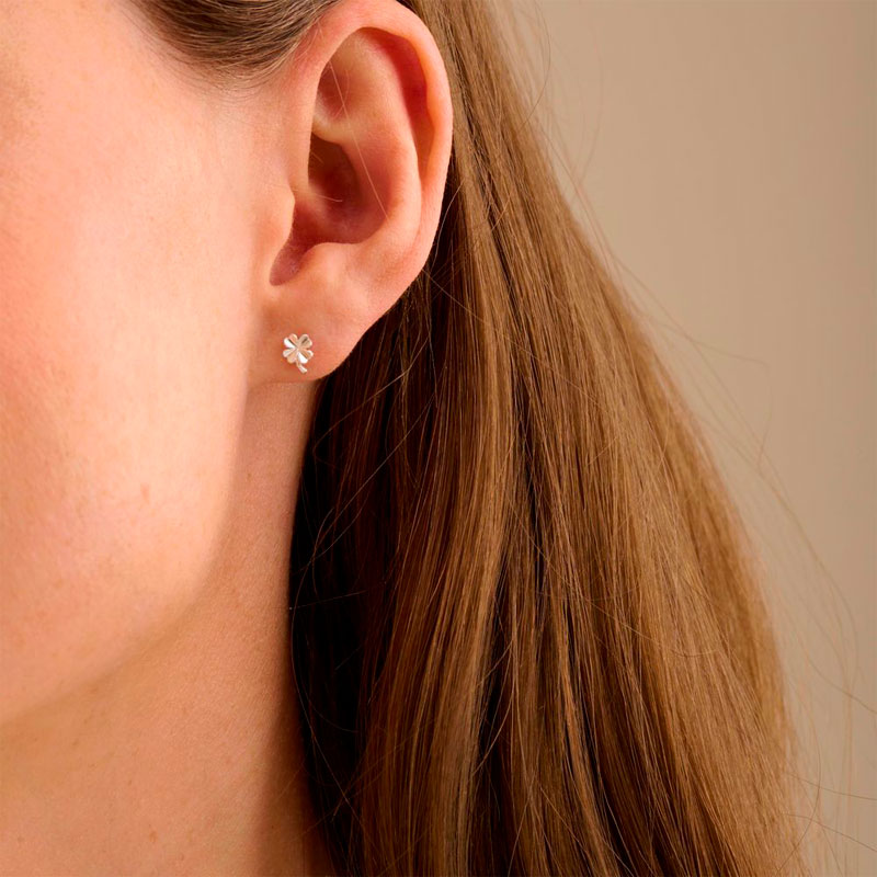 Pernille Corydon Mini Clover ørestikker i sølv