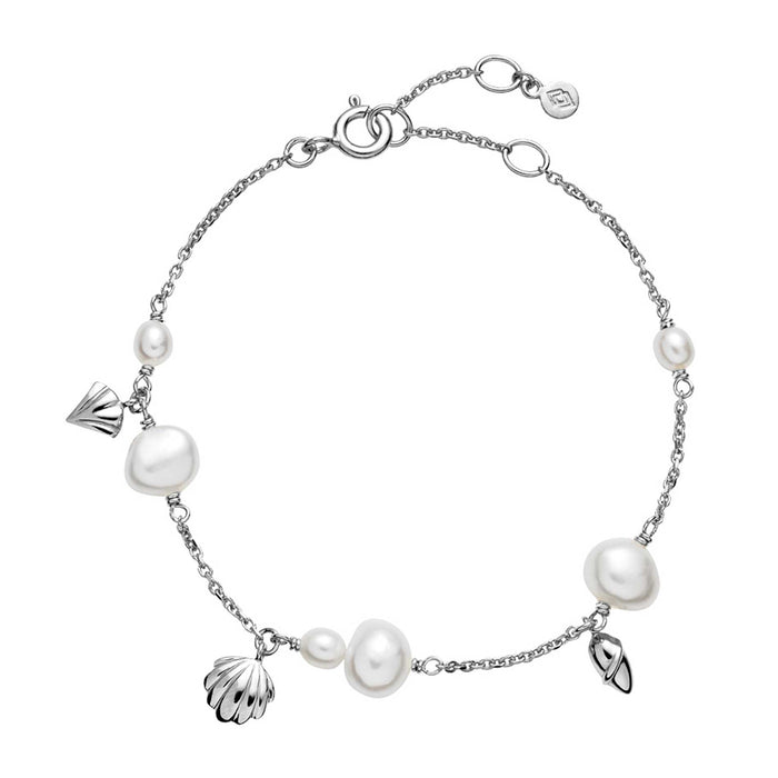 Sølv armbånd med perler og muslinger fra Izabel Camille