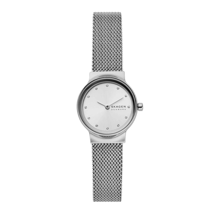 Skagen dameur i rustfrit stål med meshlænke og sten på urskiven. Uret ses forfra.