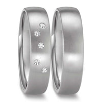 Vielsesringe i zirkonium fra Titan Factory med 5 diamanter i den ene ring