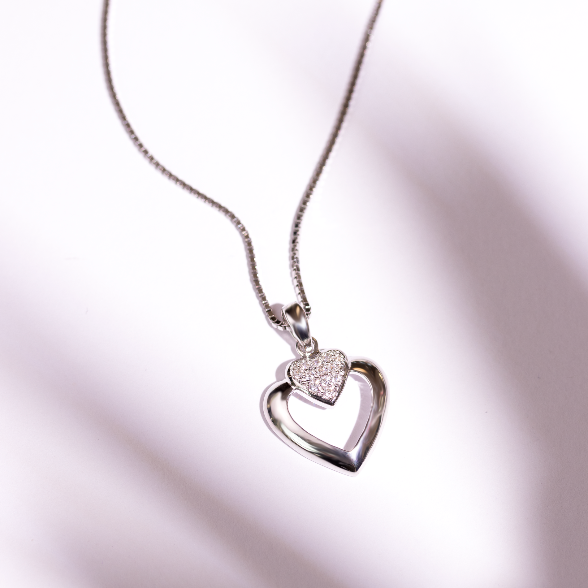 Sølv hjertehalskæde med zirkonia