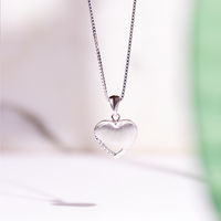 Sølv halskæde med hjertevedhæng med zirkonia