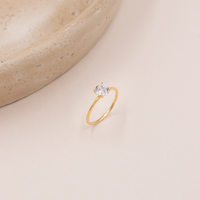 Amar ring i forgyldt sølv med klar zirkonia – produktbillede