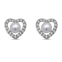 Packshot af Chester ørestikker i sterling sølv med zirkonia