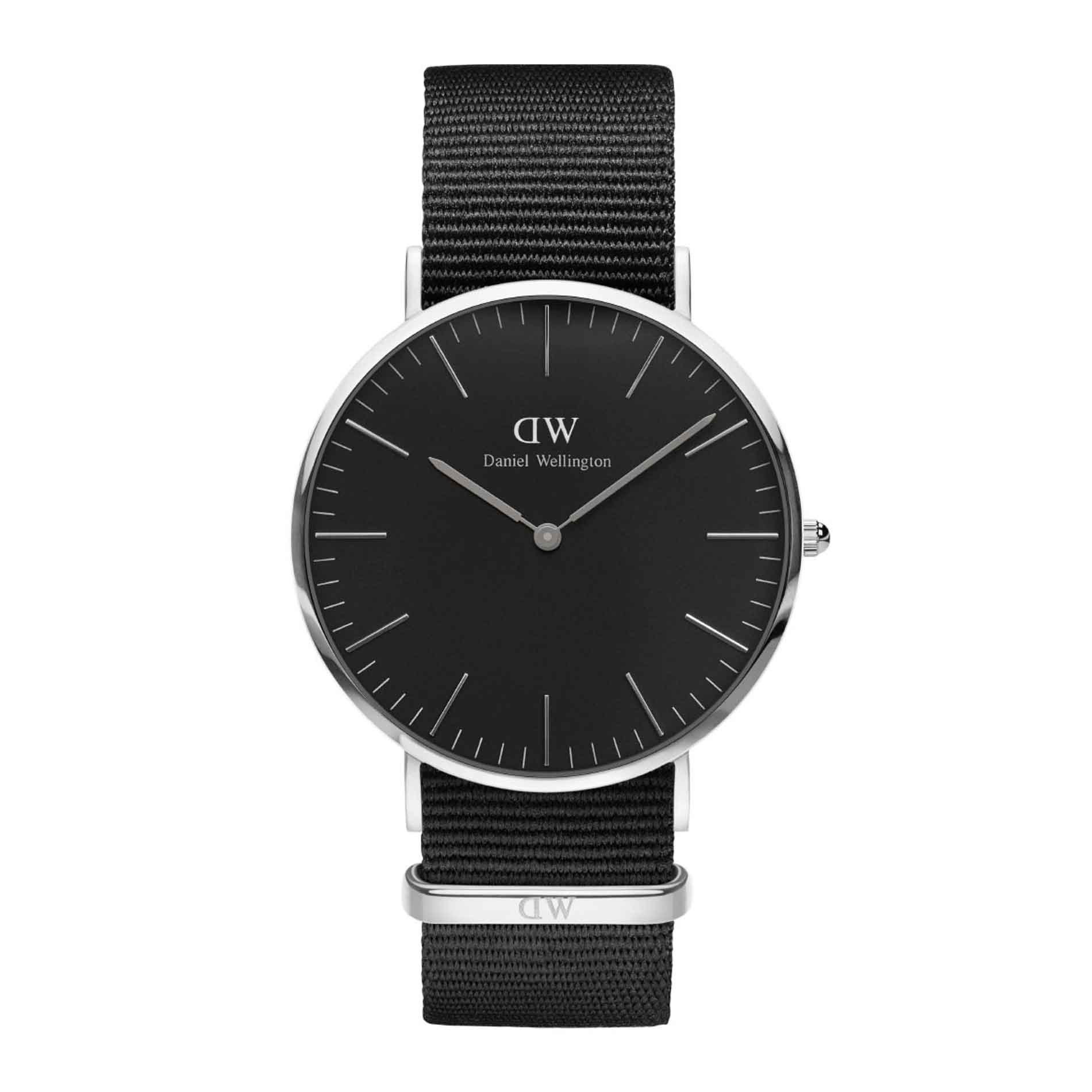 Daniel Wellington ur i stål med sort skive og sort nylon rem