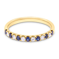 Guldring med diamanter og safir