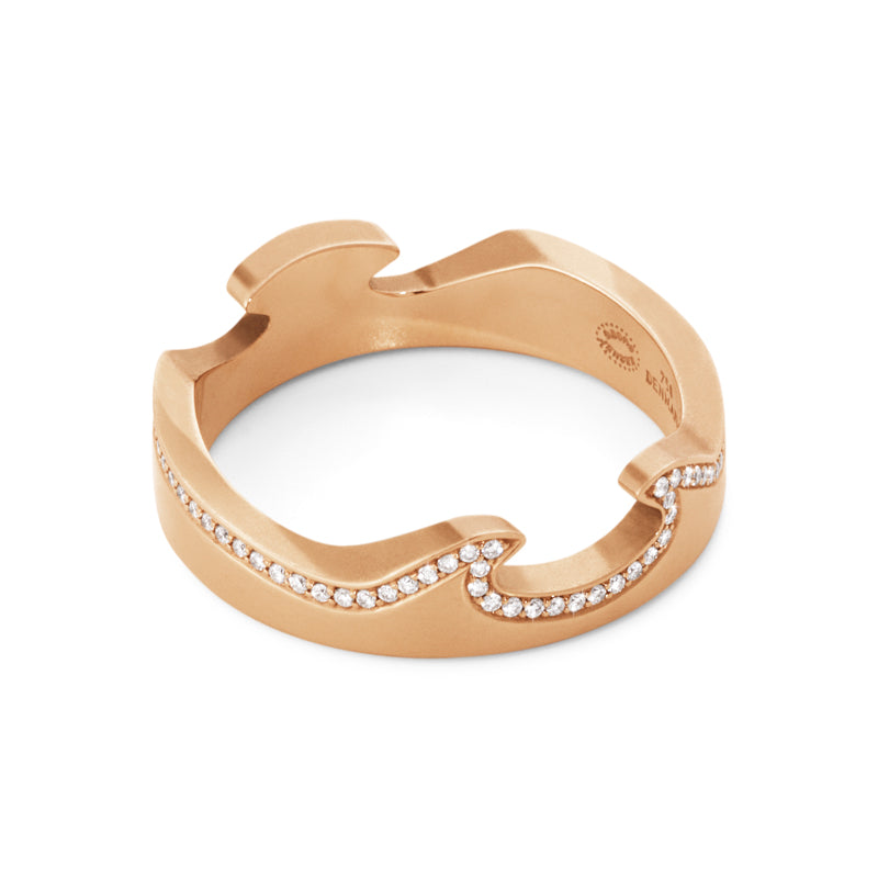 Georg Jensen Fusion endering i rosaguld med diamanter, set skråt fra siden