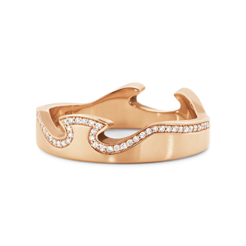 Georg Jensen Fusion endering i rosaguld med en række diamanter, set liggende
