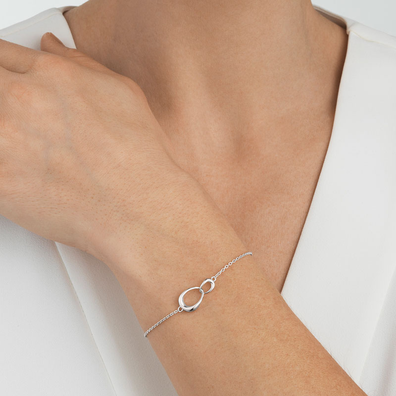 Georg Jensen Offspring armbånd i sølv på håndleddet