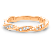 Forgyldt Hazel ring i sølv med snoet design og zirkonia, vist forfra