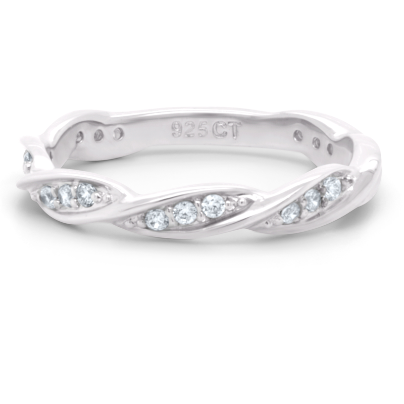 Hazel ring i sterlingsølv med flettet design og zirkonia med hvid baggrund