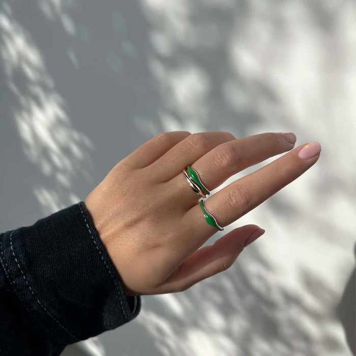 Sølv ring med grøn emalje fra Jeberg