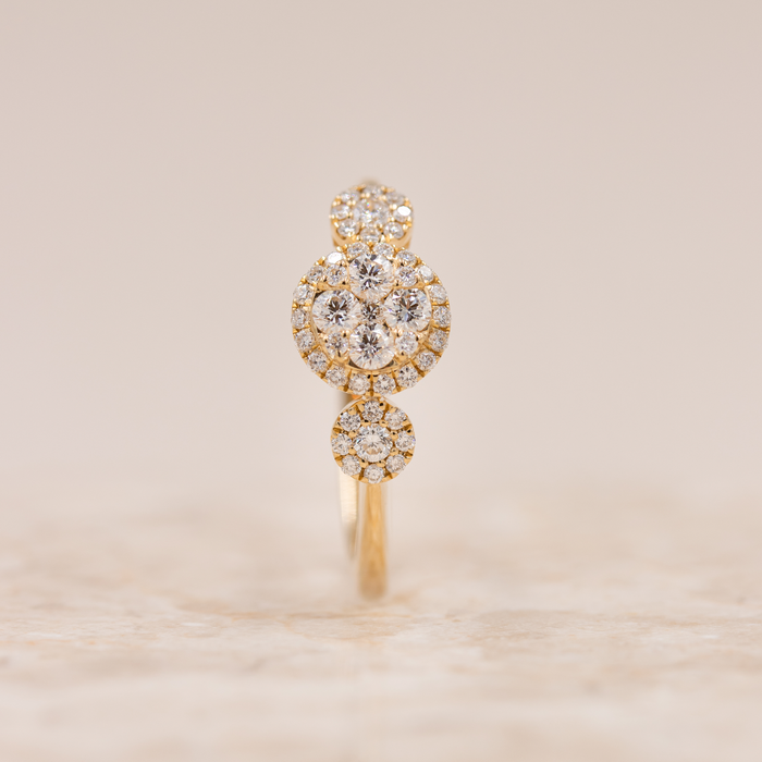 Katharina ring i 18 kt. guld med diamanter i alt 0,40 ct. set forfra
