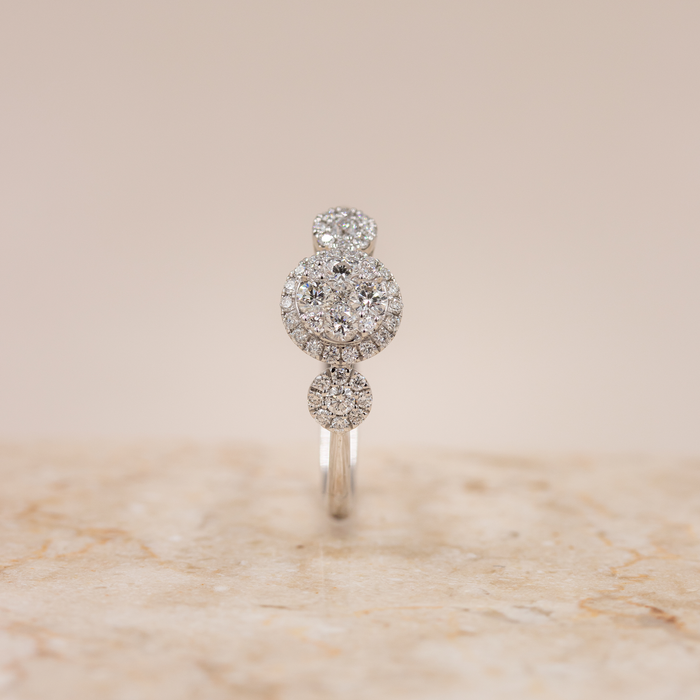 Frontvisning af Katharina ring i 18 karat hvidguld med 0,40 ct. diamanter