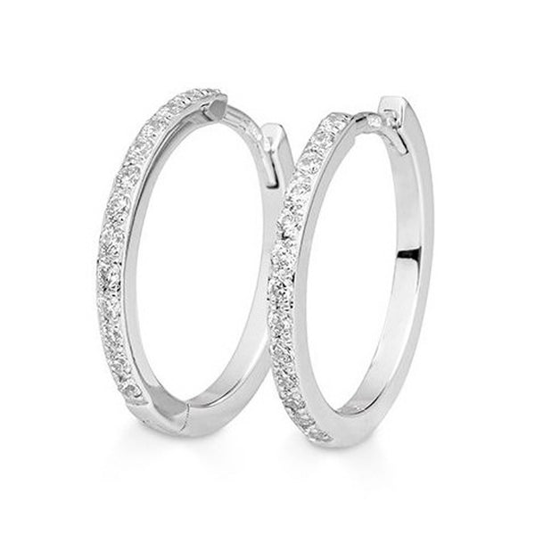 creoler i hvidguld med 26 diamanter i alt 0,26 carat