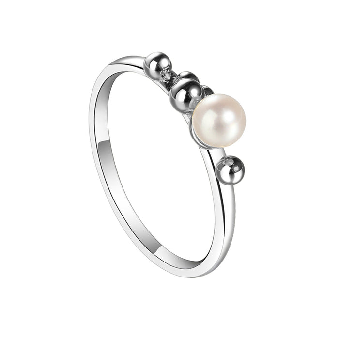 Sølv ring med sølv kugler og hvid perle