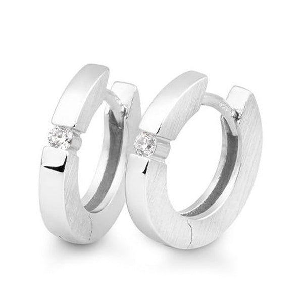 creoler i hvidguld med 2 diamanter i alt 0,07 carat