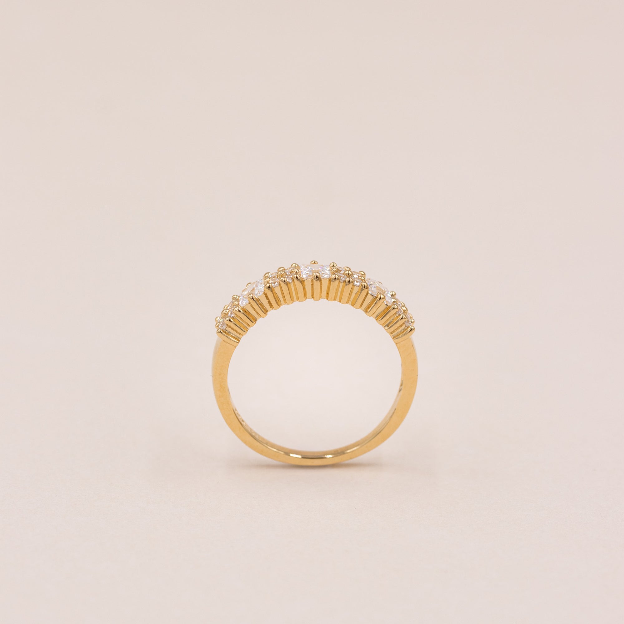 Bagside af Venice ring i forgyldt sølv med zirkonia
