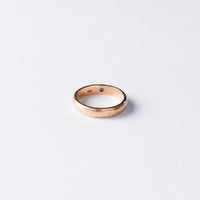 Vintage ring i 14 karat guld med en blå sten