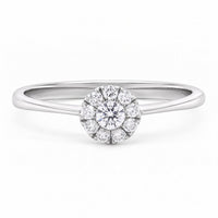 Alma ring i 18 karat hvidguld med 0,20 carat diamanter i rosetfatning på hvid baggrund
