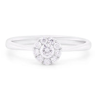 Alma ring i 18 karat hvidguld med 0,24 carat diamanter i rosetfatning på hvid baggrund