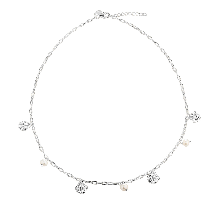 Aqua Dulce Hulda halskæde i 925 sterlingsølv med ferskvandsperler og muslingevedhæng