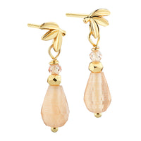 Aqua Dulce Meadow Rose øreringe i forgyldt 925 sterling sølv med ferskenfarvede sunstones og bladformede detaljer