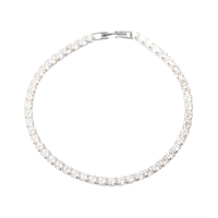 Elegant tennisarmbånd i sølv med funklende cubic zirconia sten