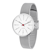 Arne Jacobsen Bankers armbåndsur med hvid urskive og mesh-rem i mat stål.
