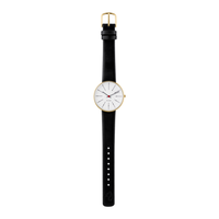Arne Jacobsen Bankers Hvid 34 mm forgyldt med sort kalveskindsrem i fuld længde.