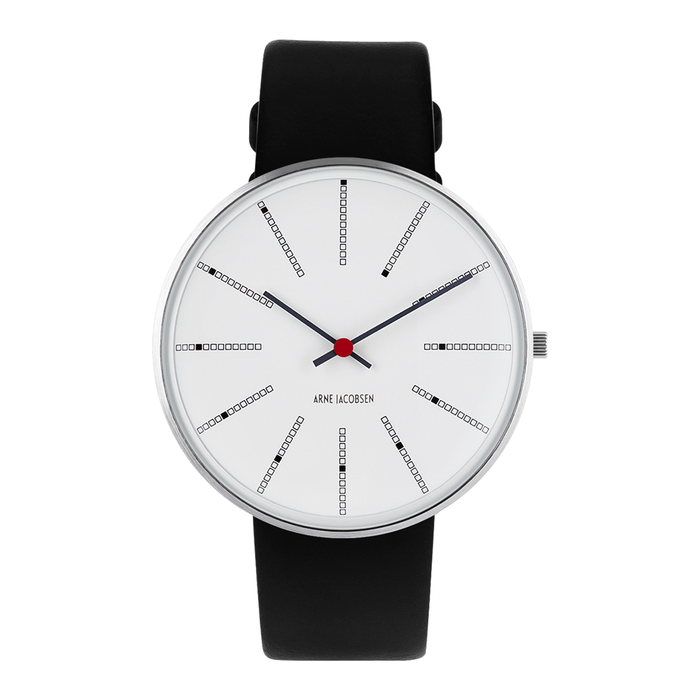 Frontvisning af Arne Jacobsen Bankers armbåndsur med hvid urskive.