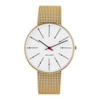 Frontvisning af Arne Jacobsen Bankers Hvid 40 mm forgyldt med hvid urskive og mesh-rem i guld.