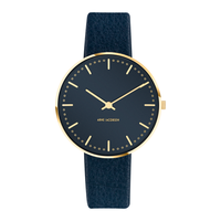 Frontbillede af Arne Jacobsen City Hall Oxford Blue ur med forgyldt urkasse.