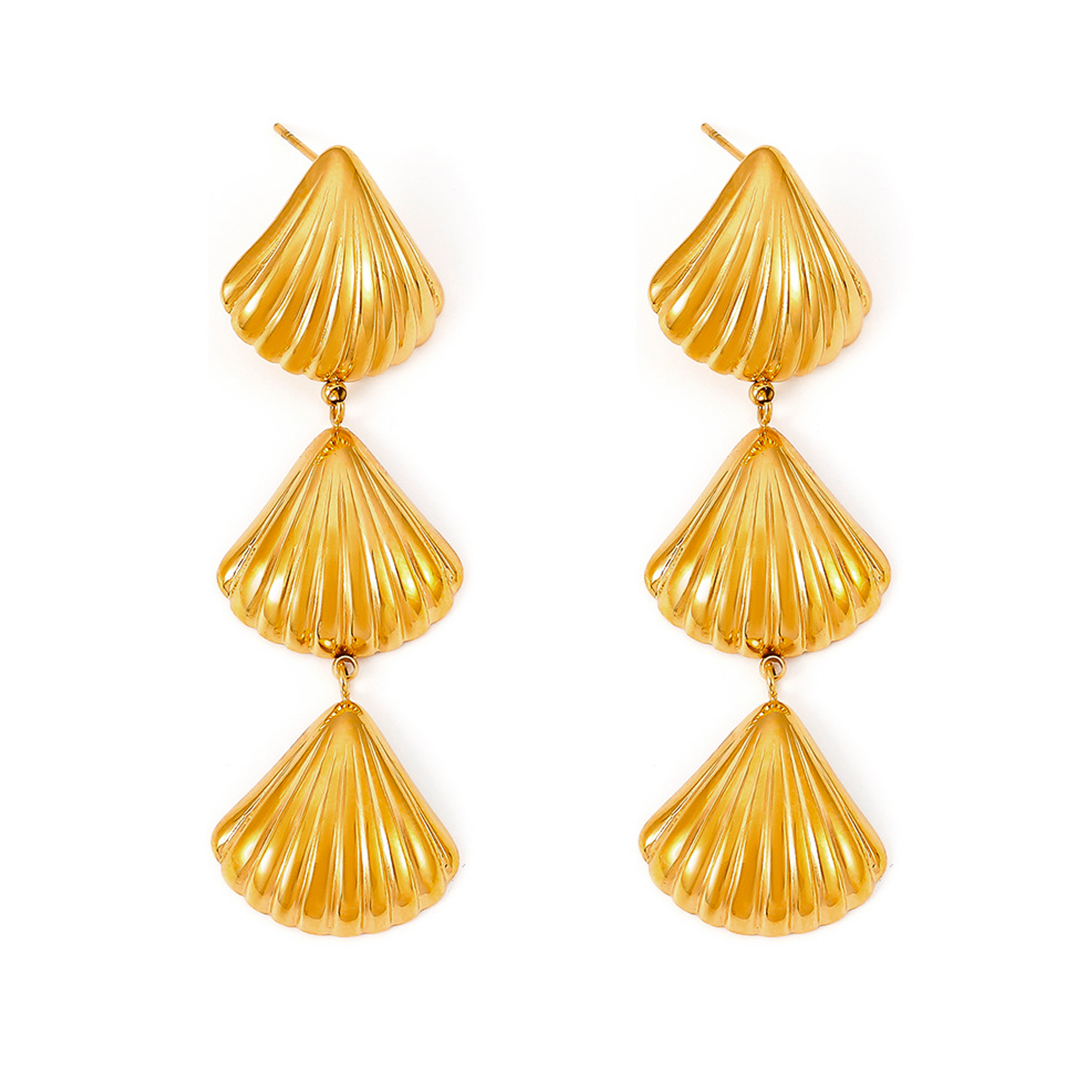 Bay by Aqua Dulce Beach Shells øreringe i 18 karat PVD forgyldt rustfrit stål med muslingeinspireret design