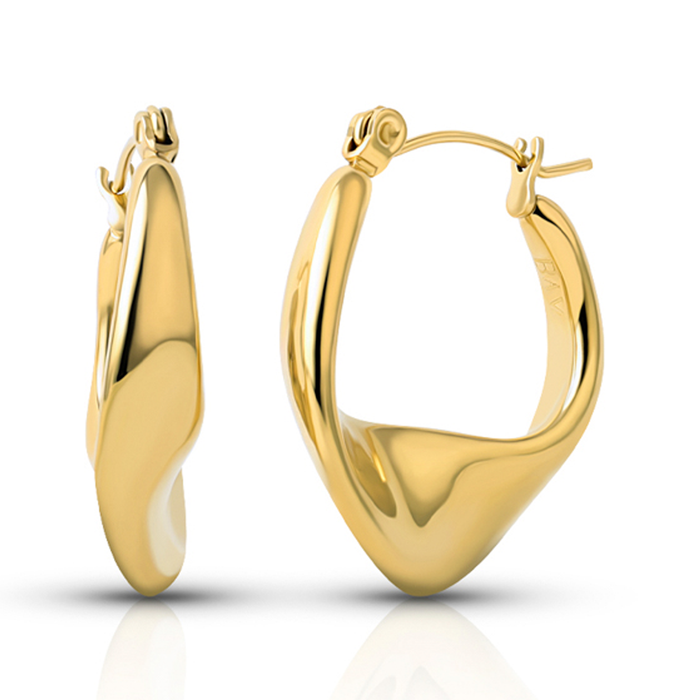 Bay by Aqua Dulce Wavy Hoops i 18 karat PVD forgyldt rustfrit stål med organisk bølgende design, 26x22 mm