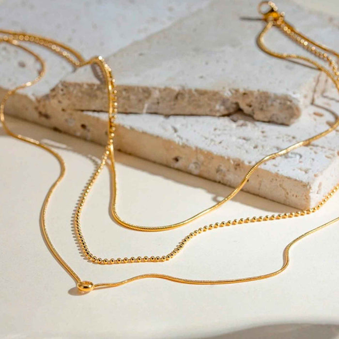 Bay by Aqua Dulce Stone 3 in 1 forgyldt halskæde med tre forskellige kædestrukturer og stenvedhæng