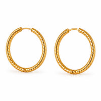Bay by Aqua Dulce Veya 15 mm Hoops øreringe i guldfarvet finish, set forfra