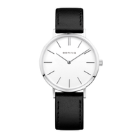 Sølvfarvet Bering Classic ur med minimalistisk design