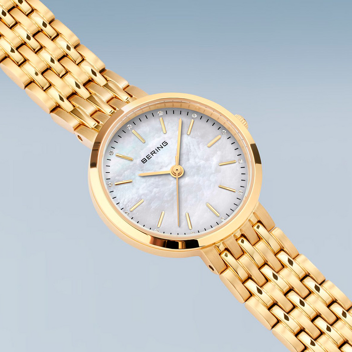 Bering Classic dameur 19126-734 i guldfarvet rustfrit stål med elegant perlemorsurskive