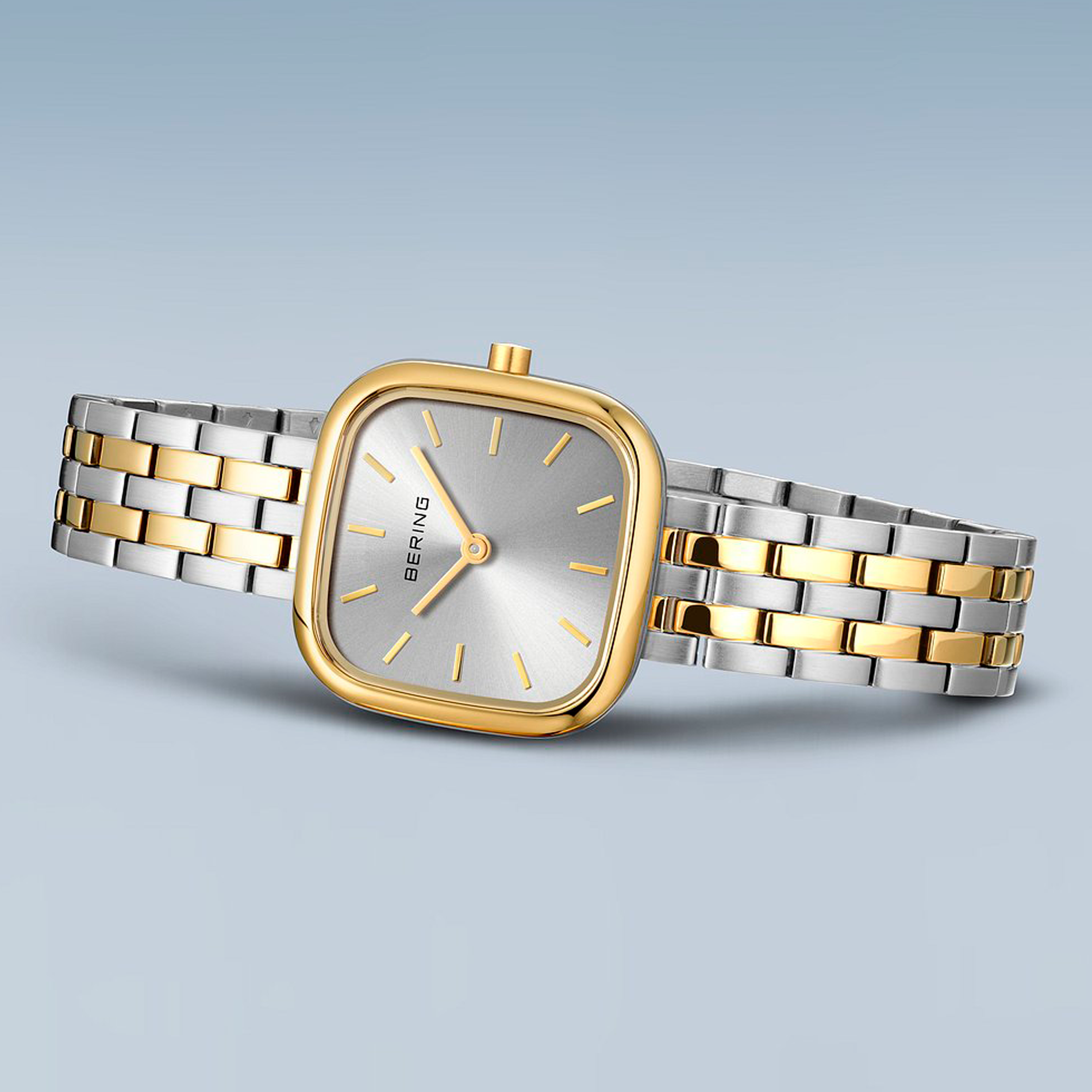 Bering Classic 26x26 mm dameur model 17926-714 med sølvfarvet urskive og tofarvet stållænke